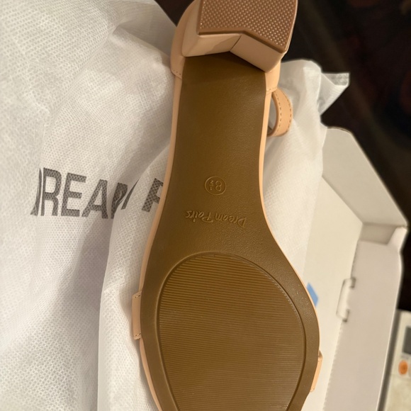 Ladies Sandles - Picture 3 of 5